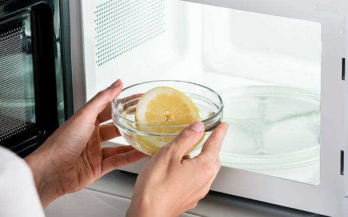 cómo limpiar horno microondas