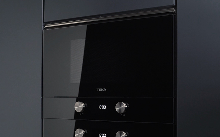 Propio Usual fotografía Ventajas de colocar horno y microondas en columna | Teka España