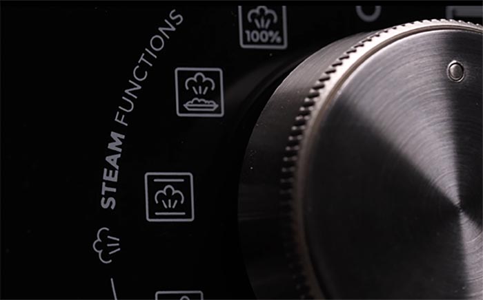 Mando de horno Teka donde pueden verse las diferentes funciones para cocinar al vapor del SteamGourmet