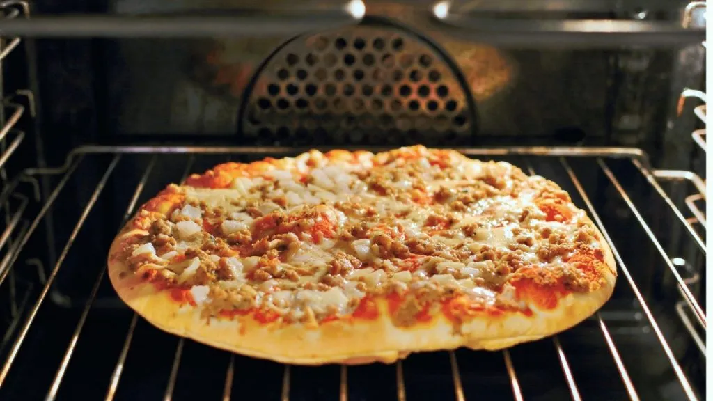 Cómo hacer una pizza en el horno