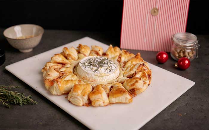Camembert fondeu with puff pastry Christmas starter