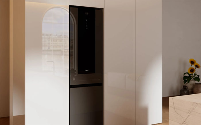 Kitchen with a fridge freezer from Vang Gogh's Museum Edition by Teka